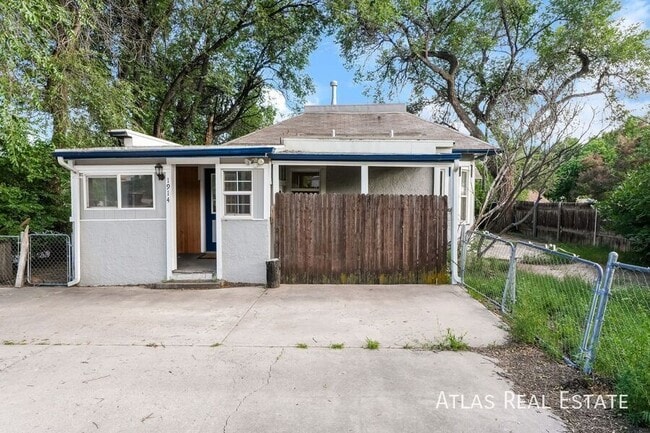 property at 1914 E Monument St
