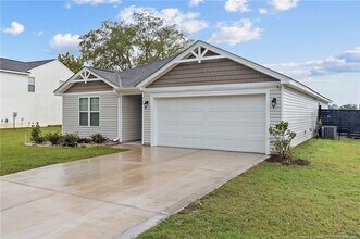 713 Caelin Farms Rd in Spring Lake, NC - Building Photo - Building Photo