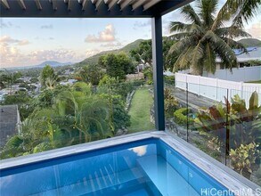 1398 Nanialii St in Kailua, HI - Building Photo - Building Photo