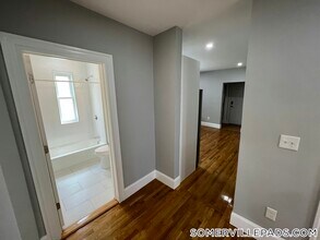 366 Highland Ave, Unit 3 in Somerville, MA - Building Photo - Building Photo