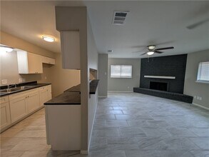 6613 Rhine Dr, Unit B in Corpus Christi, TX - Building Photo - Building Photo