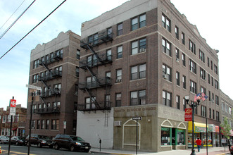 7120-7126 Bergenline Ave in North Bergen, NJ - Building Photo - Building Photo