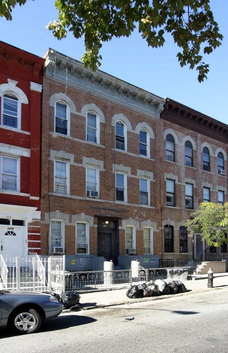 271 Linden St in Brooklyn, NY - Foto de edificio