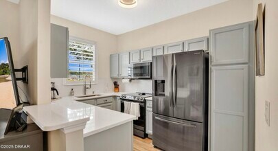 221 Aston Grande Dr in Daytona Beach, FL - Building Photo - Building Photo