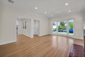 2828 Avenel St in Los Angeles, CA - Building Photo - Building Photo