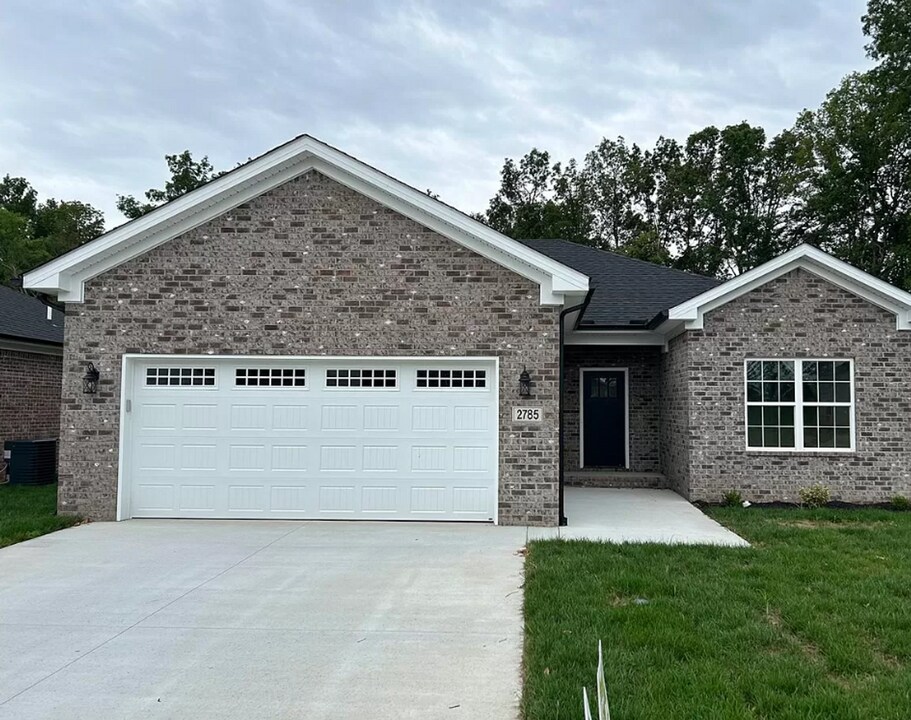 2785 Cedrus Ave in Bowling Green, KY - Foto de edificio