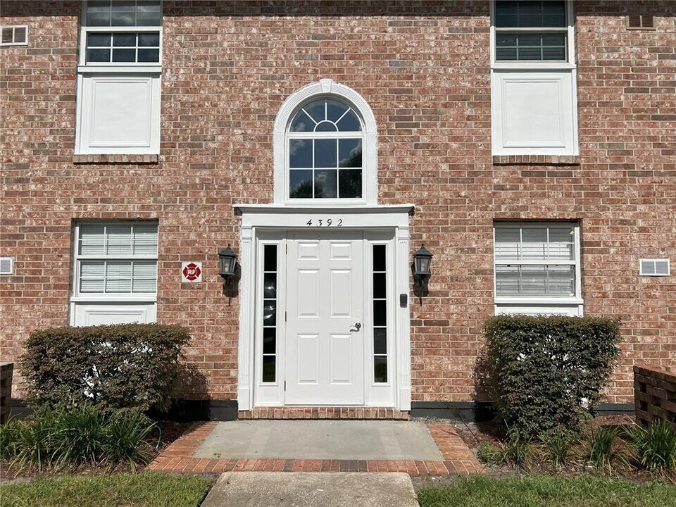 4392 Lake Underhill Rd in Orlando, FL - Building Photo