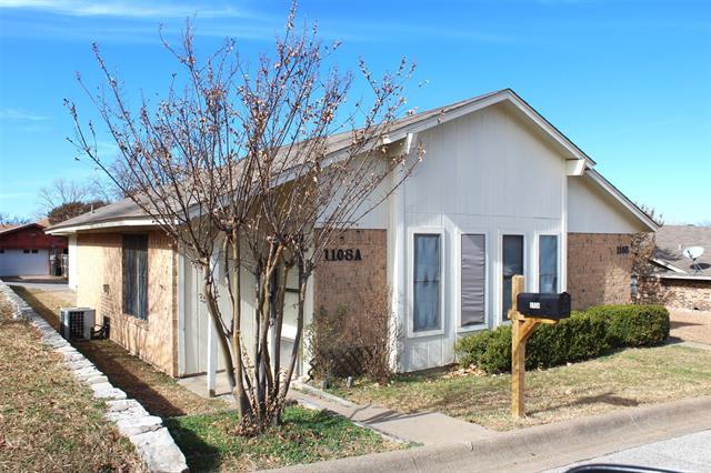 1108 Curtis Dr in Weatherford, TX - Building Photo - Building Photo