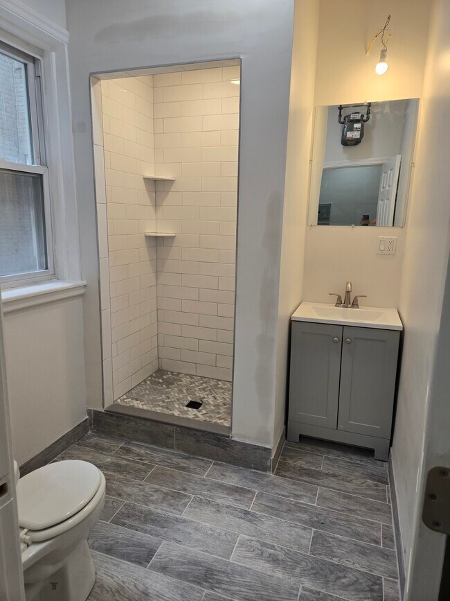1161 Commonwealth Ave, Unit 5 in Boston, MA - Building Photo - Building Photo