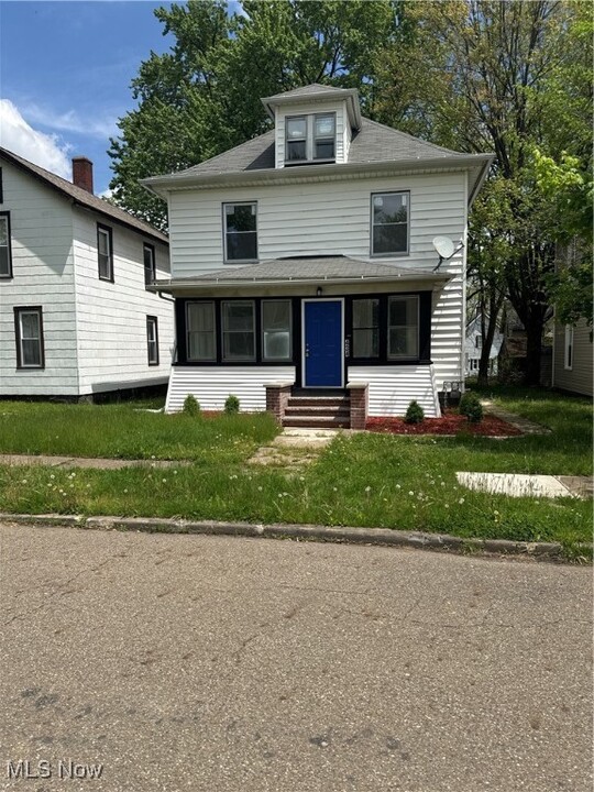 434 5th St SW in Massillon, OH - Building Photo