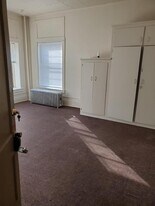 11 1/2 N Van Buren Ave in Freeport, IL - Building Photo