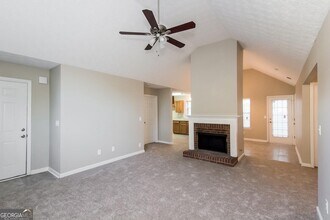 1136 Oakwood Manor Ct in Decatur, GA - Building Photo - Building Photo