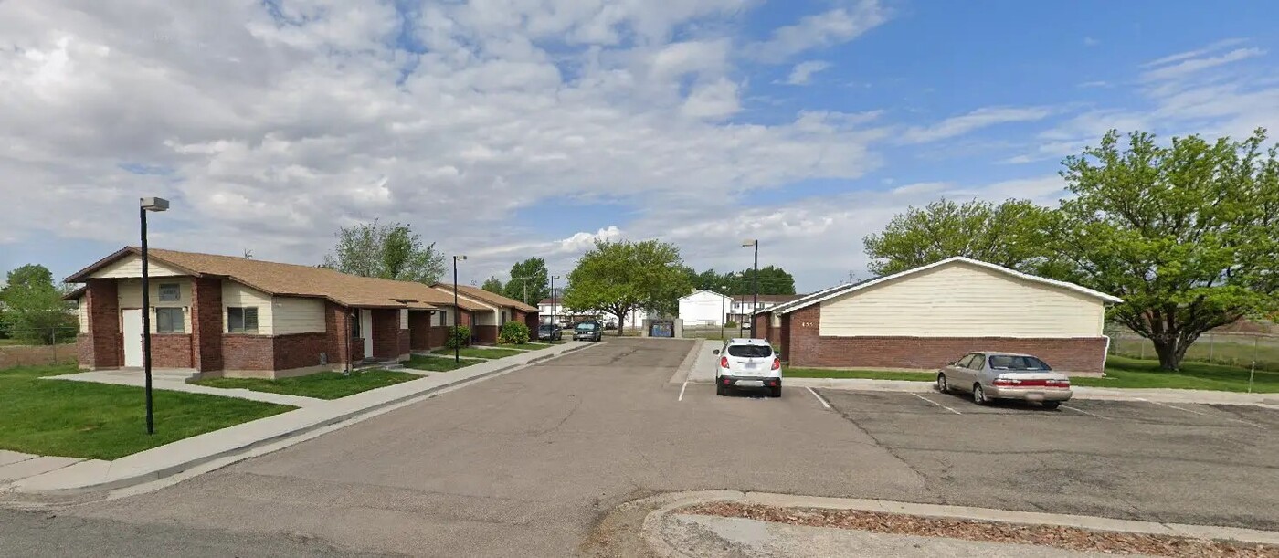 455 N Main St in Milford, UT - Building Photo