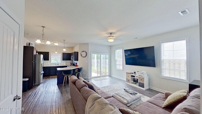 266 Currituck Dr