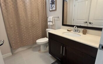 3380 Peachtree Rd NE in Atlanta, GA - Foto de edificio - Building Photo