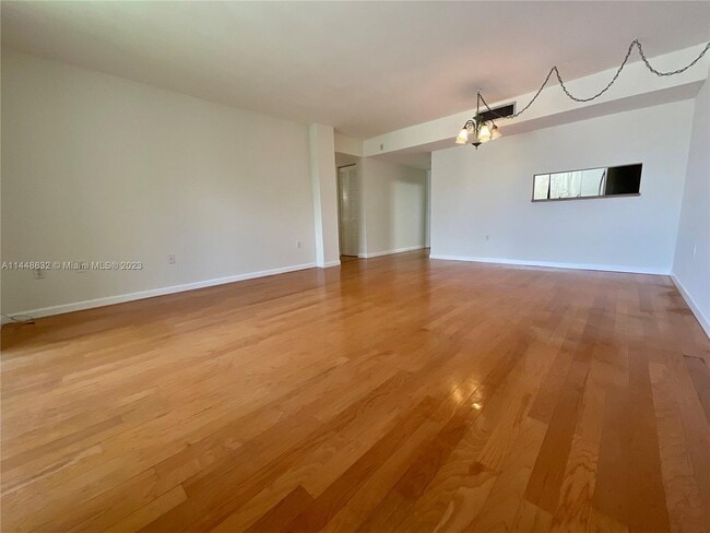 8075 SW 107th Ave, Unit 217 in Miami, FL - Building Photo - Building Photo