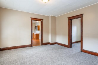 1221 N Clinton Ave in Rochester, NY - Building Photo - Building Photo