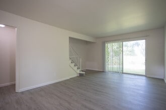 Waverly Flatz in Kalamazoo, MI - Foto de edificio - Interior Photo