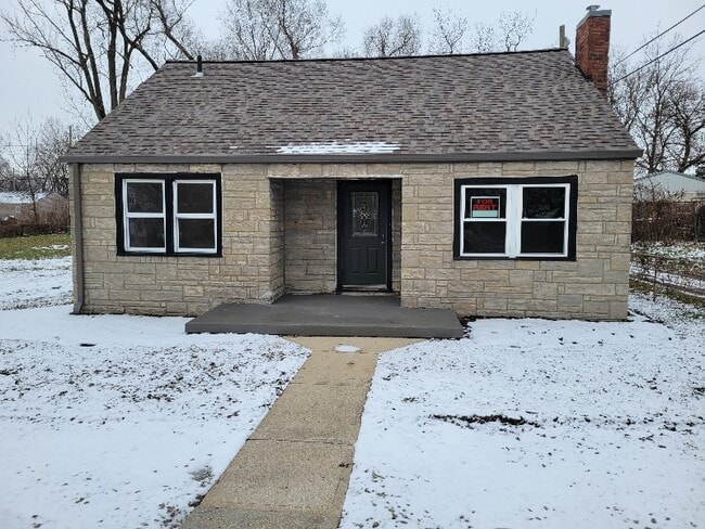 property at 2413 W 27th St