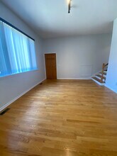 5201 W Roscoe St, Unit 1N in Chicago, IL - Building Photo - Building Photo