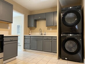 574 N Wilson Ave in Pasadena, CA - Building Photo - Building Photo