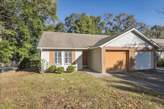 800 Ashlyn Forest Dr in Tallahassee, FL - Building Photo - Building Photo