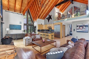 7098 Nesters Rd in Whistler, BC - Building Photo