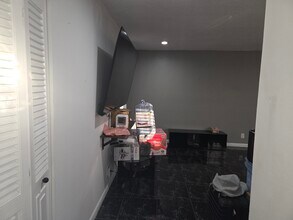 1474 N Mangonia Cir in West Palm Beach, FL - Building Photo - Building Photo