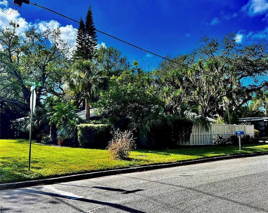 1904 S Shade Ave in Sarasota, FL - Foto de edificio