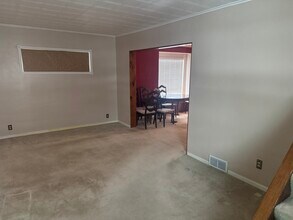 1335 Parkman Rd NW in Warren, OH - Building Photo - Building Photo