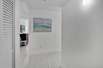 19601 E Country Club Dr in Aventura, FL - Foto de edificio - Building Photo