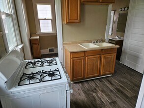218 E 9th St in Waterloo, IA - Building Photo - Building Photo