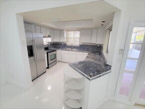 8139 SW 209th St in Cutler Bay, FL - Building Photo - Building Photo