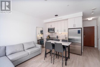271-B271 Sea Ray Ave in Innisfil, ON - Building Photo - Building Photo