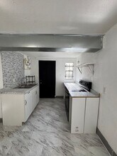 929 W 27th St in Jacksonville, FL - Foto de edificio - Building Photo