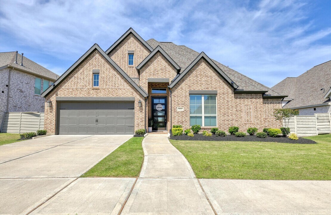 5014 Mulberry Shrubs Ln in Manvel, TX - Building Photo