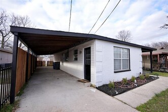 4535 Parry Ave in Dallas, TX - Building Photo - Building Photo