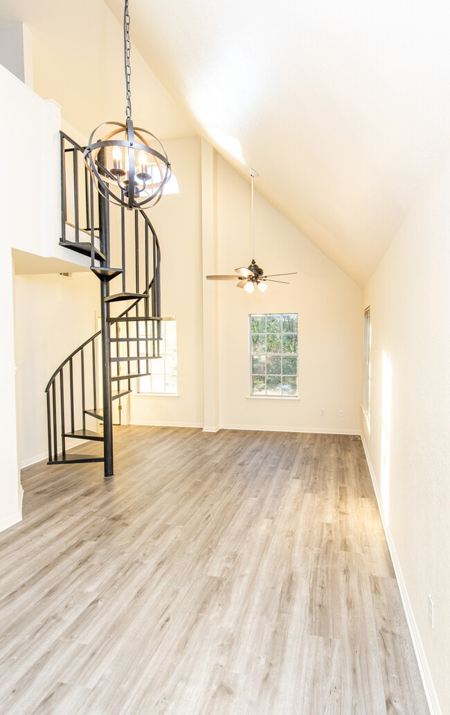 3001 Whisper Oaks Ln, Unit D