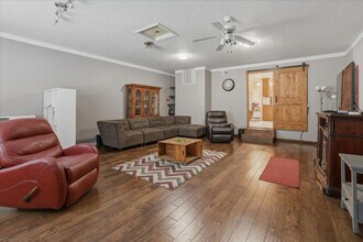 925 S Haskett St in Mountain Home, ID - Building Photo - Building Photo