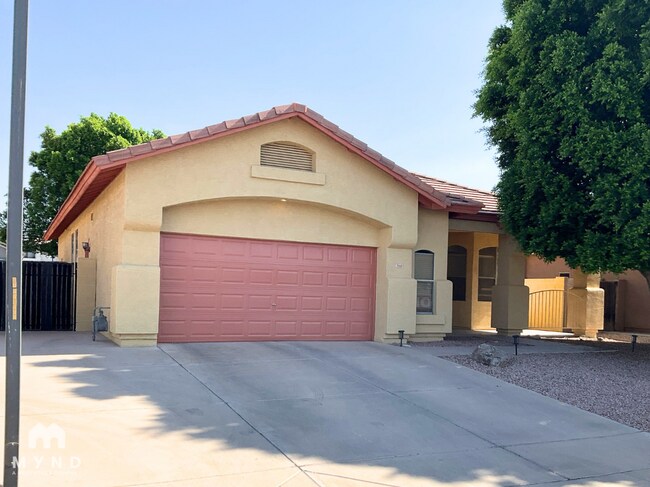 3668 E Cody Ave