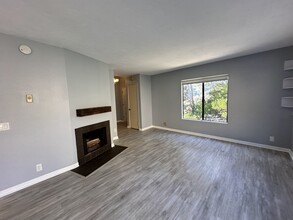 2732 Ariane Dr in San Diego, CA - Building Photo - Building Photo