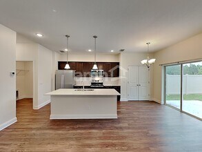 6014 Little Blf Cir, Unit 8106-A in Mascotte, FL - Foto de edificio - Building Photo