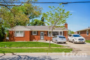 2000 Gaither St in Temple Hills, MD - Building Photo