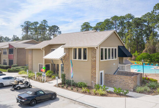 Pointe Parc at St. Johns in Jacksonville, FL - Building Photo - Building Photo