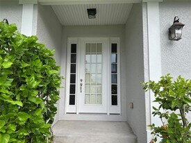 117 Shore Dr Pl in Oldsmar, FL - Building Photo