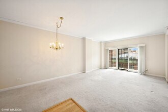 44 N Vail Ave in Arlington Heights, IL - Building Photo - Building Photo