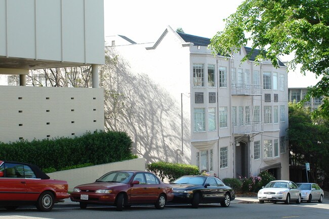 2340 Le Conte Ave in Berkeley, CA - Foto de edificio - Building Photo