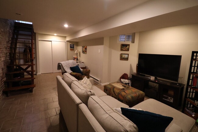 280 S 23rd St in Philadelphia, PA - Building Photo - Building Photo