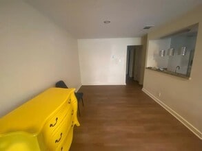 4777 Cedar Springs Rd in Dallas, TX - Building Photo - Building Photo