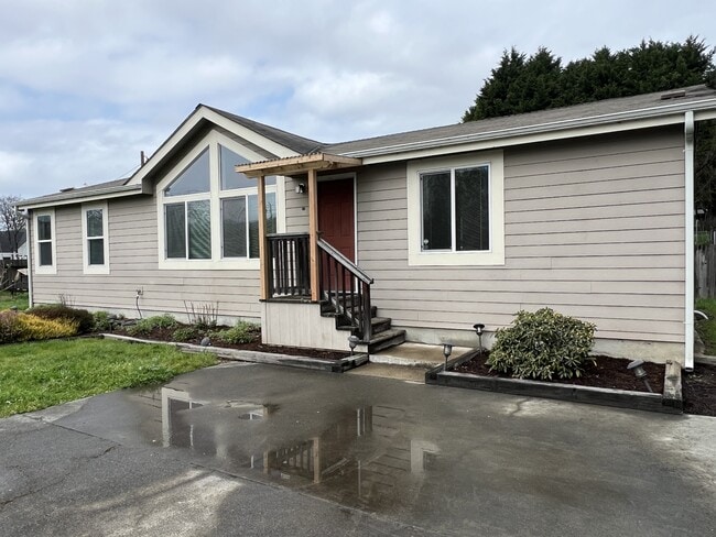 1759 Glendale Dr in Mckinleyville, CA - Building Photo - Building Photo